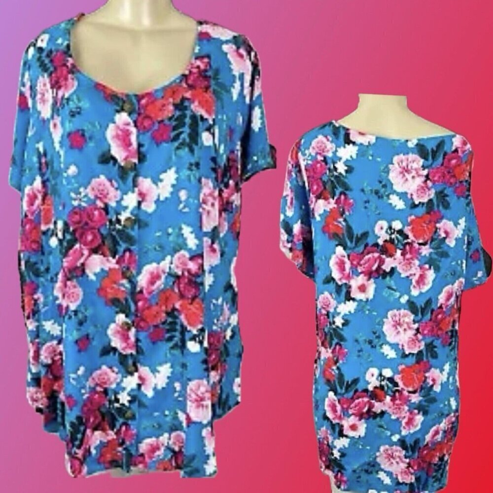 Torrid +5 Blue-Pink Floral Scoop Neck Button Shirred Detail Short Sleeve Blouse